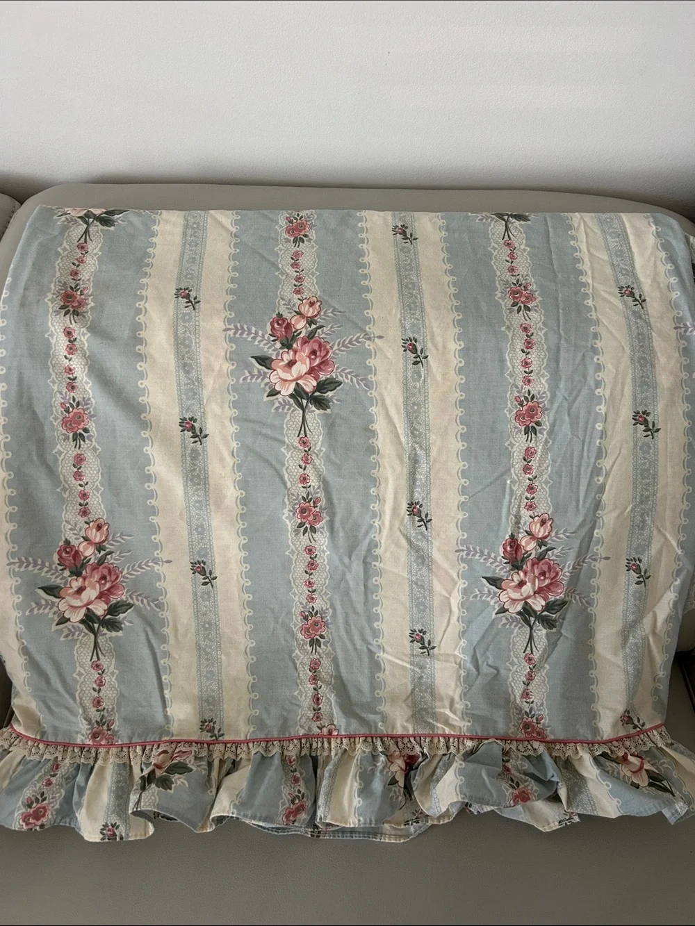 Vntg King Top Sheet Roses with Lace and Ruffles
